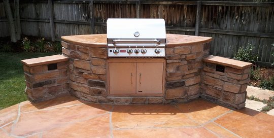 Outdoor Built-In Kitchen